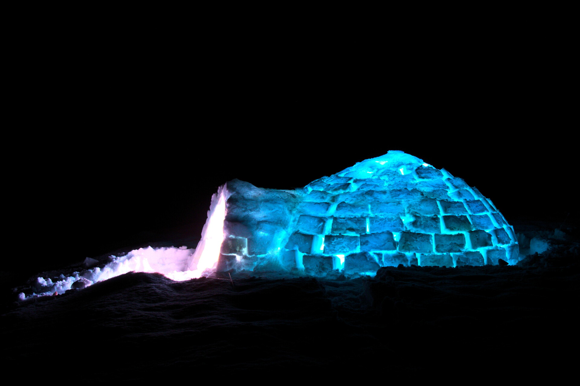 Comment construire un igloo : guide complet pour aventures hivernales