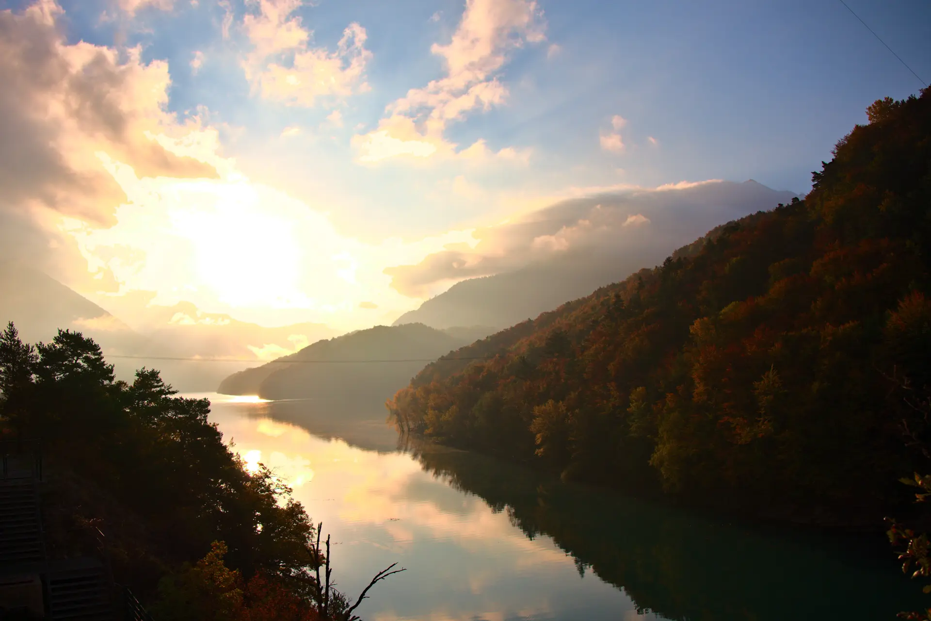 Lever de soleil au Lac du Sautet