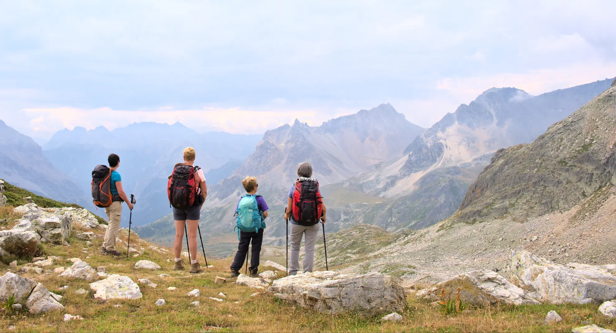 10 idées de cadeaux pour randonneur : guide date(Y)