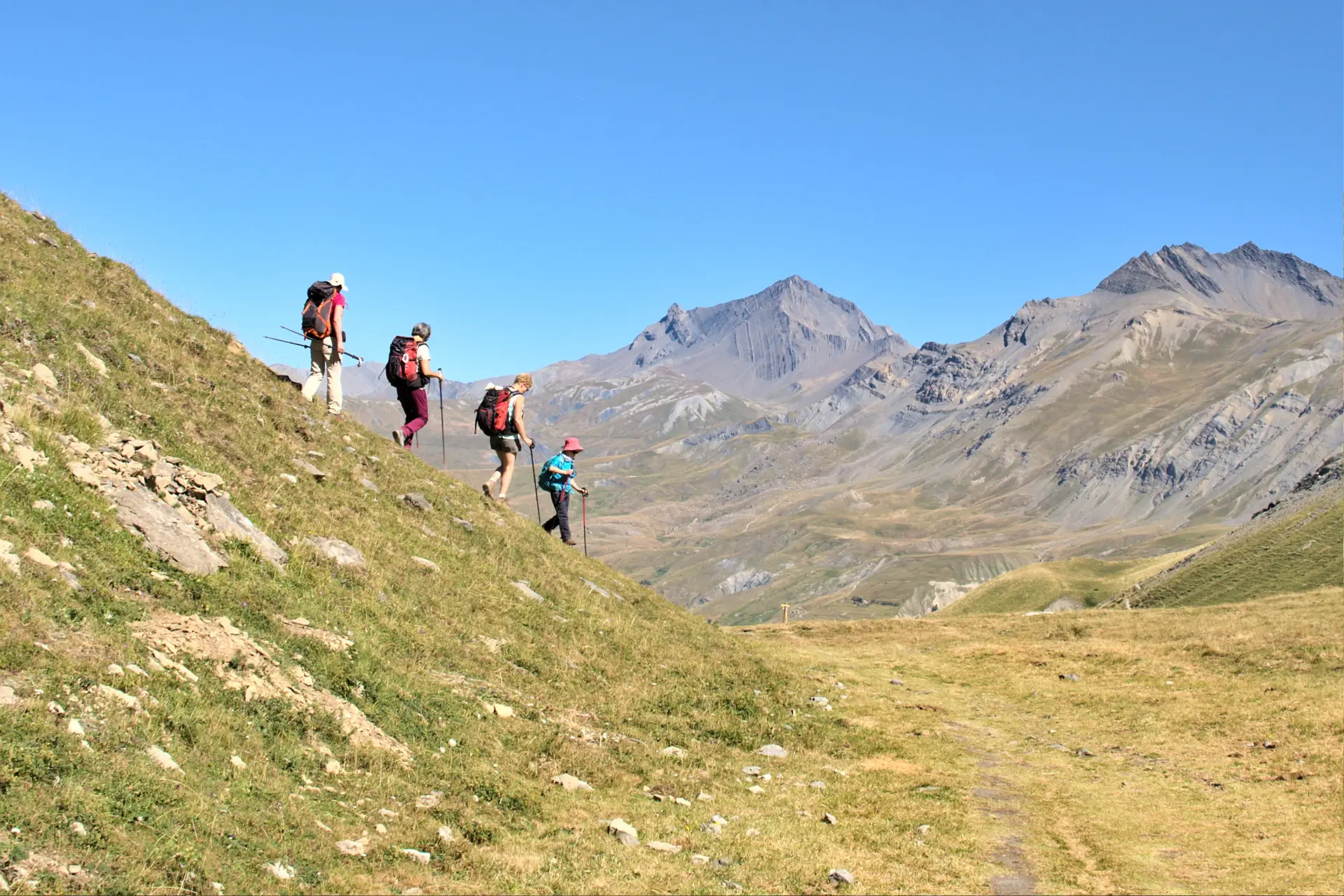 Altimood : Aventures immersives en montagne - Voyages sur mesure et en petit groupe - Trek, randonnée, raquettes