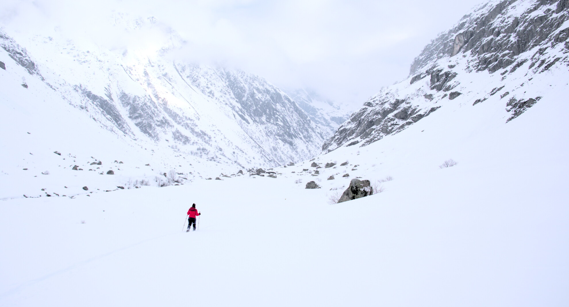 Raquettes à neige dans les Alpes : tout ce qu'il faut savoir pour débuter (choix, technique, conseils, destinations)